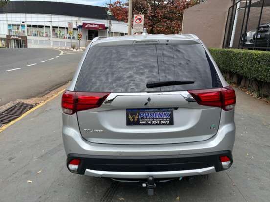 MITSUBISHI-OUTLANDER-2015