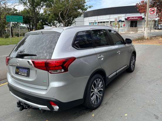 MITSUBISHI-OUTLANDER-2.0 16V GASOLINA 4P AUTOMÁTICO MITSUBISHI-OUTLANDER-2015