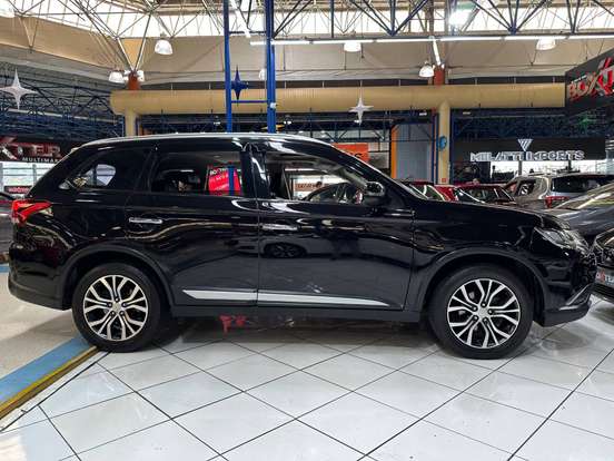 MITSUBISHI-OUTLANDER-2.0 16V GASOLINA 4P AUTOMÁTICO MITSUBISHI-OUTLANDER-2016