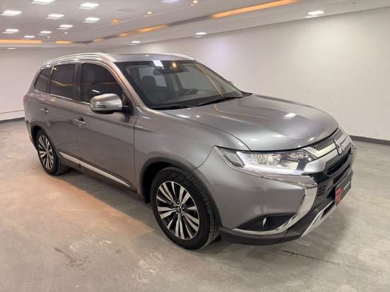 MITSUBISHI-OUTLANDER-2019