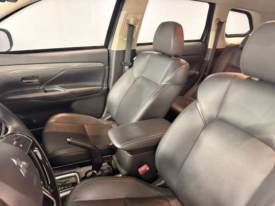 MITSUBISHI-OUTLANDER-2.0 MIVEC GASOLINA HPE AUTOMÁTICO MITSUBISHI-OUTLANDER-2019