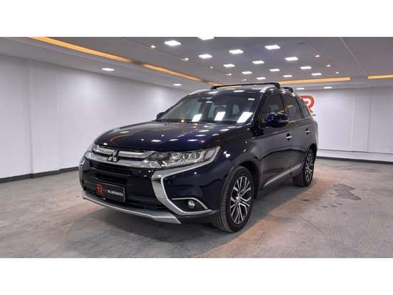 MITSUBISHI-OUTLANDER-2.2 4X4 16V DIESEL 4P AUTOMÁTICO MITSUBISHI-OUTLANDER-2017