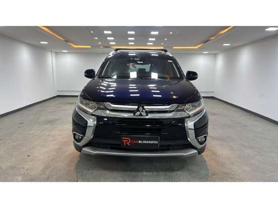 MITSUBISHI-OUTLANDER-2.2 4X4 16V DIESEL 4P AUTOMÁTICO MITSUBISHI-OUTLANDER-2017