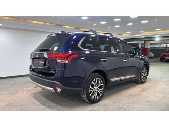 MITSUBISHI-OUTLANDER-2.2 4X4 16V DIESEL 4P AUTOMÁTICO MITSUBISHI-OUTLANDER-2017