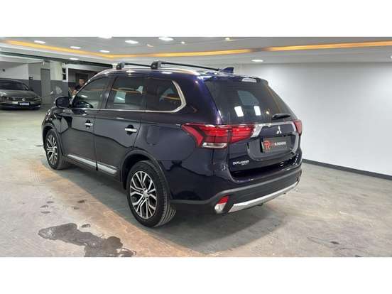 MITSUBISHI-OUTLANDER-2017
