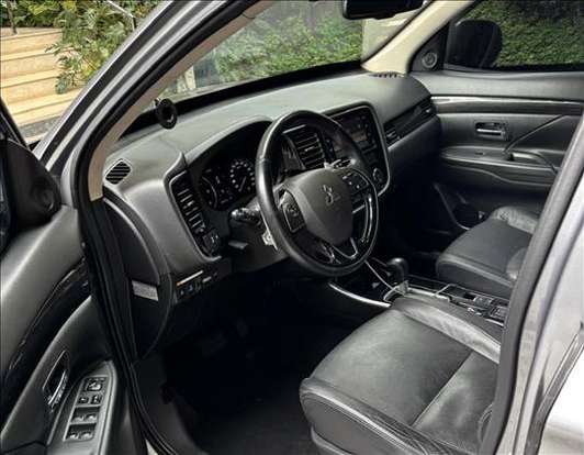 MITSUBISHI-OUTLANDER-2017