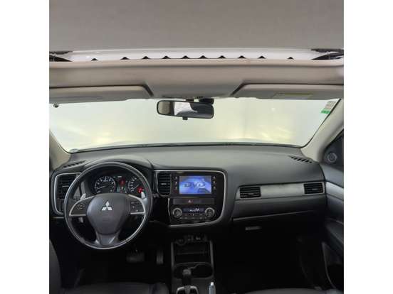 MITSUBISHI-OUTLANDER-2013