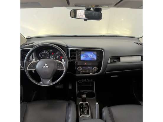 MITSUBISHI-OUTLANDER-2013