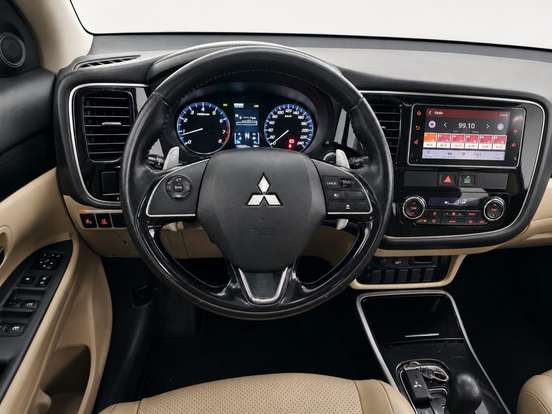 MITSUBISHI-OUTLANDER-2017