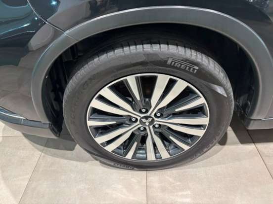 MITSUBISHI-OUTLANDER-2018