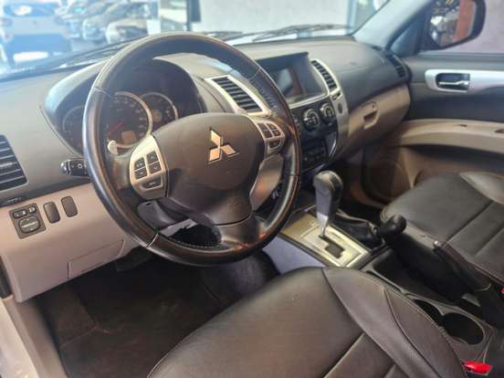 MITSUBISHI-PAJERO DAKAR-2014