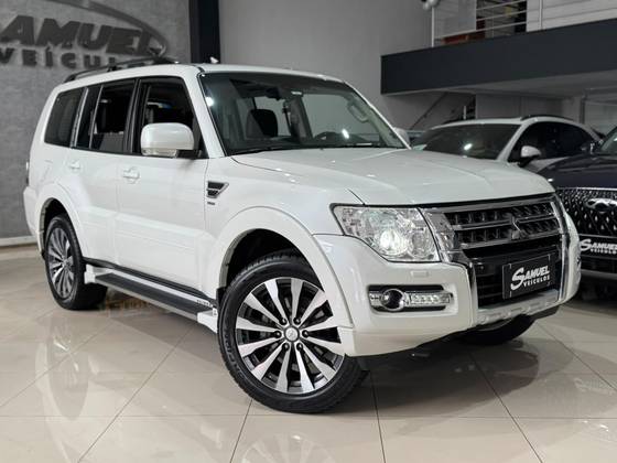 MITSUBISHI PAJERO FULL 3.2 HPE 4X4 16V TURBO INTERCOOLER DIESEL 4P AUTOMÁTICO