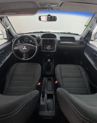 MITSUBISHI-PAJERO TR4-2.0 4X2 16V 140CV FLEX 4P MANUAL MITSUBISHI-PAJERO TR4-2013