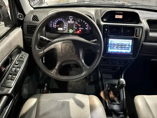 MITSUBISHI-PAJERO TR4-2004
