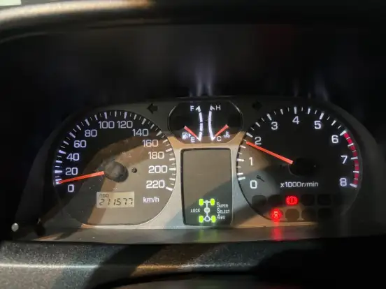 MITSUBISHI-PAJERO TR4-2004