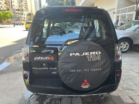 MITSUBISHI-PAJERO TR4-2.0 4X4 16V 140CV FLEX 4P AUTOMÁTICO MITSUBISHI-PAJERO TR4-2014