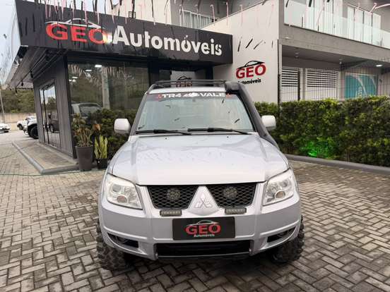 MITSUBISHI-PAJERO TR4-2010
