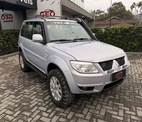 MITSUBISHI-PAJERO TR4-2010