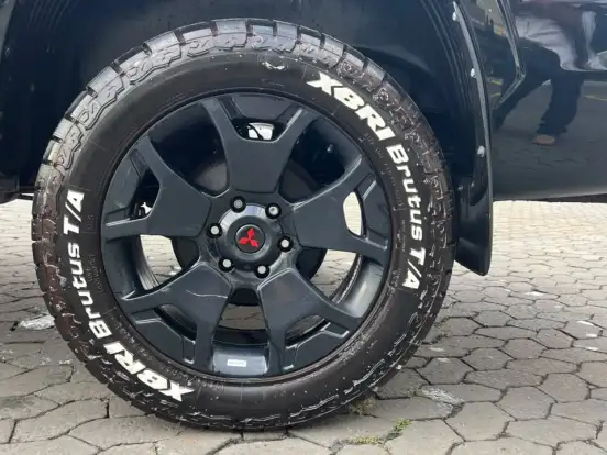 MITSUBISHI-TRITON-2.4 BITURBO DIESEL CD GL 4X4 AUTOMÁTICO MITSUBISHI-TRITON-2025