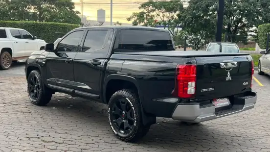 MITSUBISHI-TRITON-2025