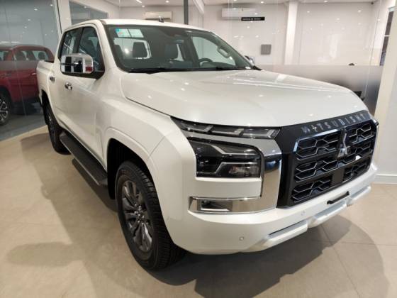 MITSUBISHI TRITON 2.4 BITURBO DIESEL CD HPE-S 4X4 AUTOMÁTICO