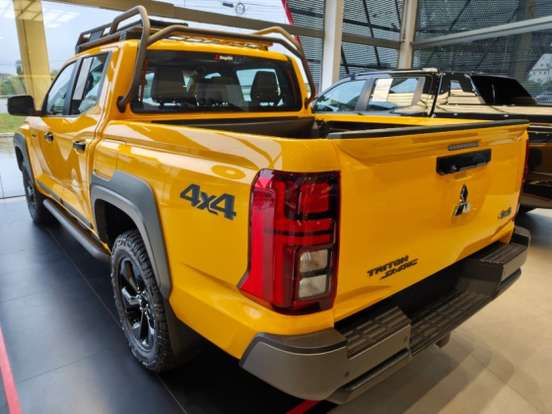 MITSUBISHI-TRITON-2.4 BITURBO DIESEL CD SAVANA 4X4 AUTOMÁTICO MITSUBISHI-TRITON-2026