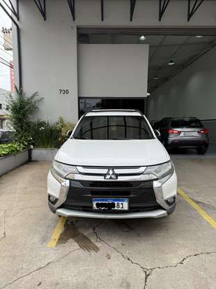 MITSUBISHI-OUTLANDER-2.0 16V GASOLINA 4P AUTOMÁTICO MITSUBISHI-OUTLANDER-2015