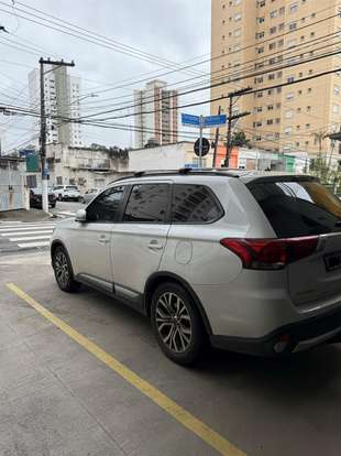 MITSUBISHI-OUTLANDER-2.0 16V GASOLINA 4P AUTOMÁTICO MITSUBISHI-OUTLANDER-2015