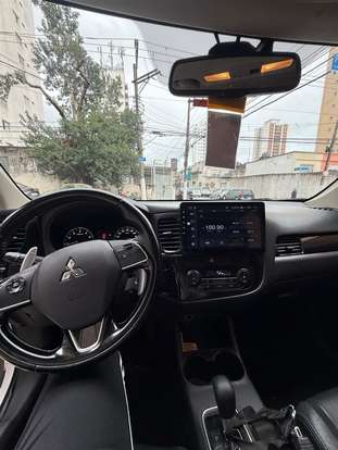 MITSUBISHI-OUTLANDER-2015