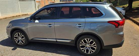 MITSUBISHI-OUTLANDER-2015