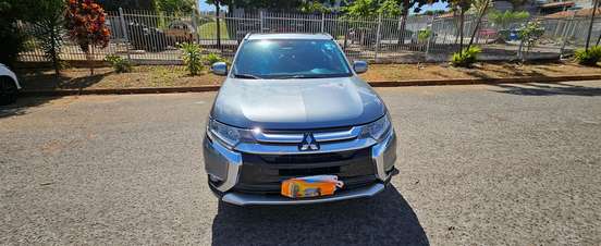MITSUBISHI-OUTLANDER-2015