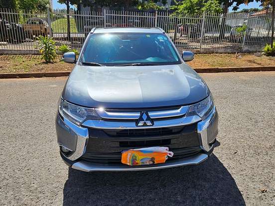 MITSUBISHI-OUTLANDER-3.0 GT 4X4 V6 24V GASOLINA 4P AUTOMÁTICO MITSUBISHI-OUTLANDER-2015
