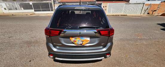 MITSUBISHI-OUTLANDER-2015