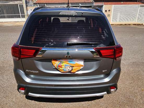 MITSUBISHI-OUTLANDER-3.0 GT 4X4 V6 24V GASOLINA 4P AUTOMÁTICO MITSUBISHI-OUTLANDER-2015