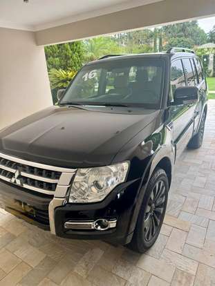 MITSUBISHI-PAJERO-2015
