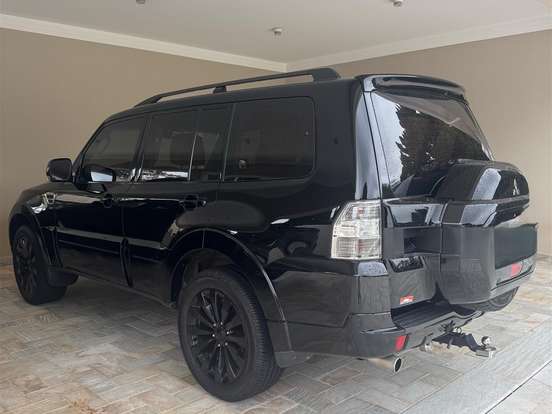 MITSUBISHI-PAJERO-3.2 HPE 4X4 7 LUGARES 16V TURBO INTERCOOLER DIESEL 4P AUTOMÁTICO MITSUBISHI-PAJERO-2015