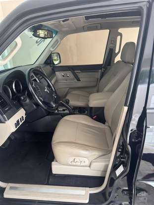 MITSUBISHI-PAJERO-2015