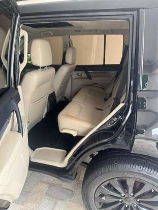 MITSUBISHI-PAJERO-2015