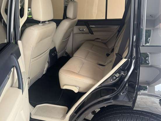 MITSUBISHI-PAJERO-3.2 HPE 4X4 7 LUGARES 16V TURBO INTERCOOLER DIESEL 4P AUTOMÁTICO MITSUBISHI-PAJERO-2015