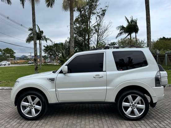 MITSUBISHI-PAJERO FULL-3.2 HPE 4X4 16V TURBO INTERCOOLER DIESEL 2P AUTOMÁTICO MITSUBISHI-PAJERO FULL-2013