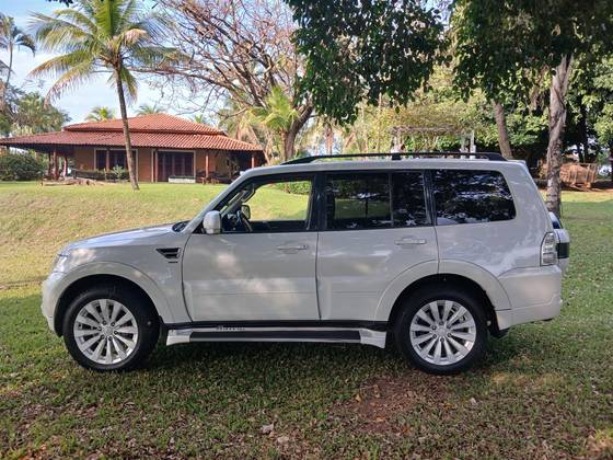 MITSUBISHI PAJERO FULL 3.2 HPE 4X4 16V TURBO INTERCOOLER DIESEL 4P AUTOMÁTICO