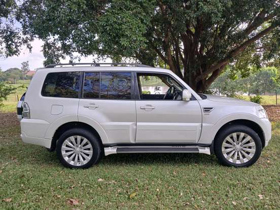 MITSUBISHI-PAJERO FULL-2015