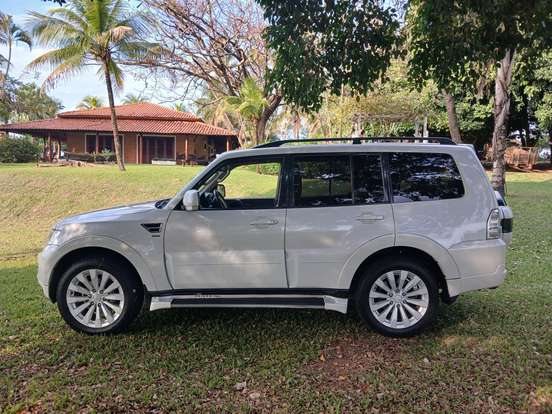 MITSUBISHI-PAJERO FULL-3.2 HPE 4X4 16V TURBO INTERCOOLER DIESEL 4P AUTOMÁTICO MITSUBISHI-PAJERO FULL-2015