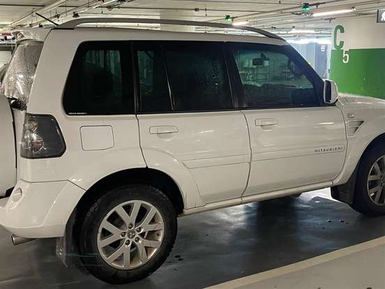 MITSUBISHI-PAJERO TR4-2012