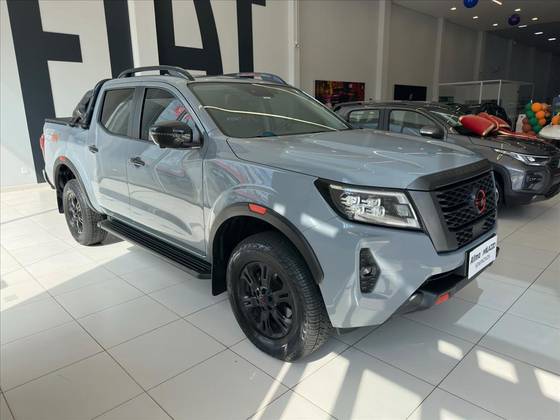 NISSAN FRONTIER 2.3 16V TURBO DIESEL PRO4X CD 4X4 AUTOMÁTICO