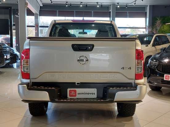 NISSAN-FRONTIER-2022