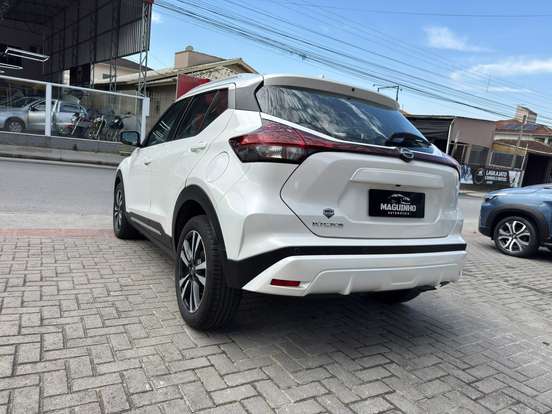 NISSAN-KICKS-2023