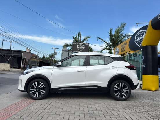 NISSAN-KICKS-2023