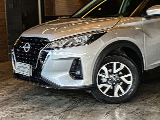 NISSAN-KICKS-2023