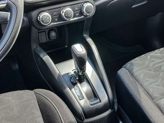 NISSAN-KICKS-2023